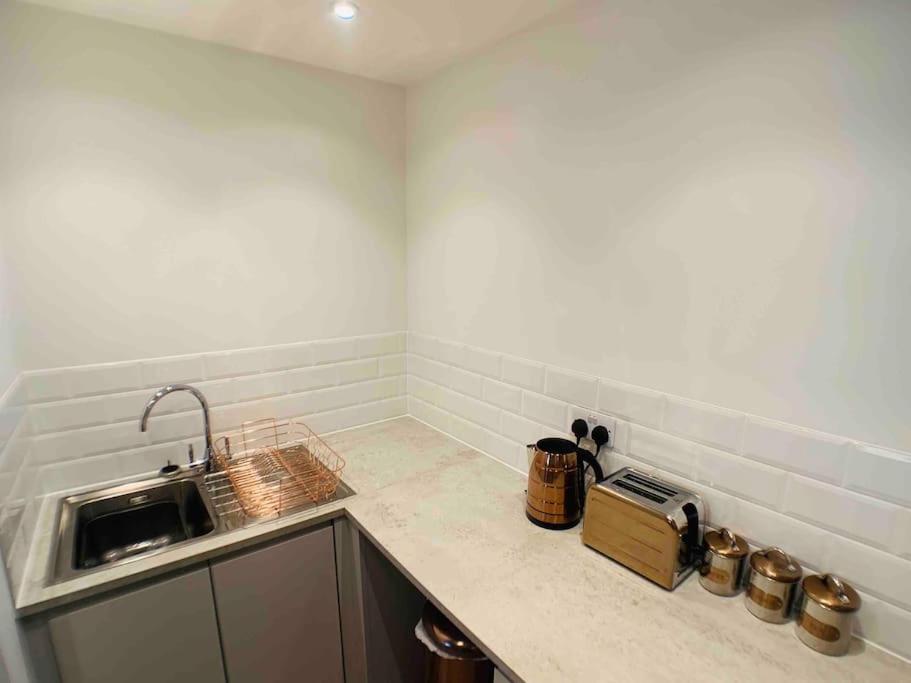 Lovely Central Bournemouth Flat 10 Minute To Beachアパートメント エクステリア 写真